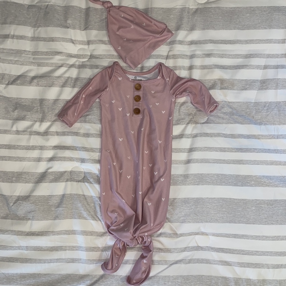Caden Lane knotted gown size 0-3months